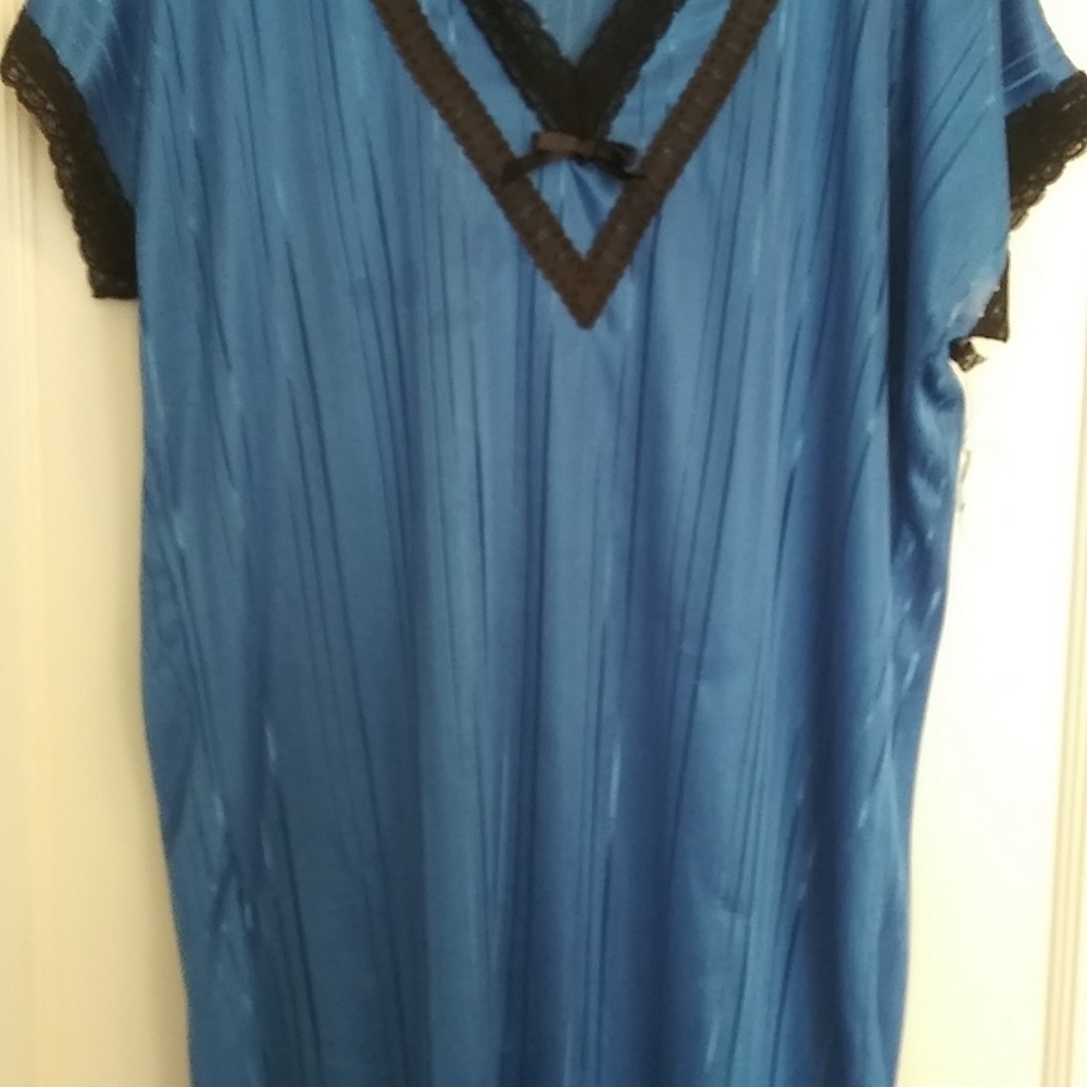 NWOT. Vintage Blue nighty Size L petite